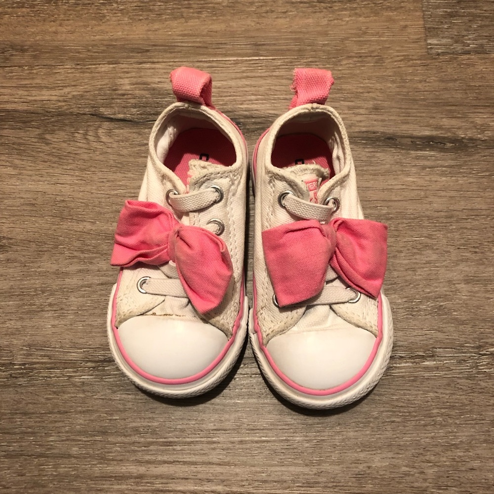Converse Sz 6 • EUC!